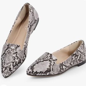 MUSSHOE flat slip on loafers snakeskin print size 8